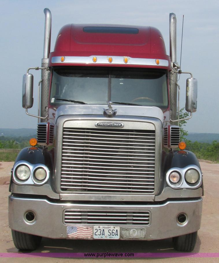 image for item K1394 2003 Freightliner Coronado semi truck