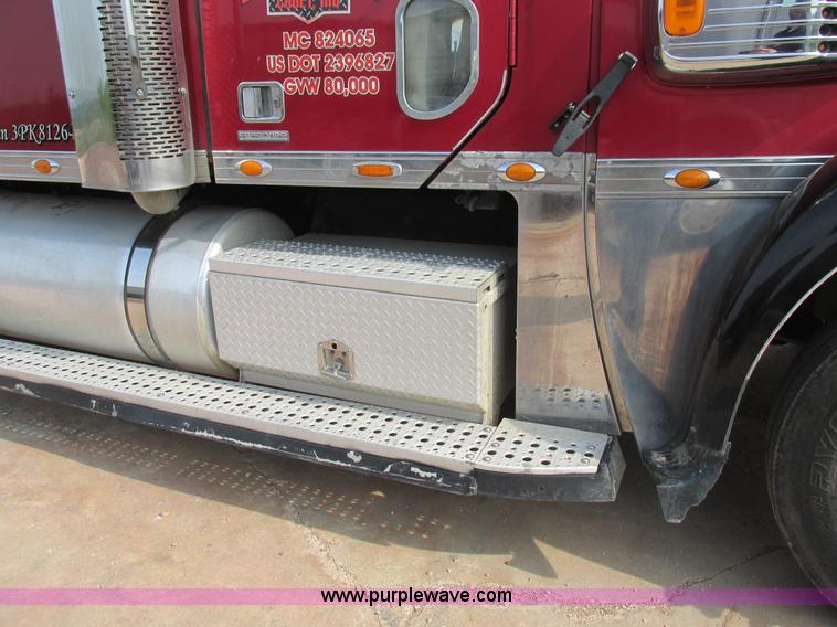 image for item K1394 2003 Freightliner Coronado semi truck