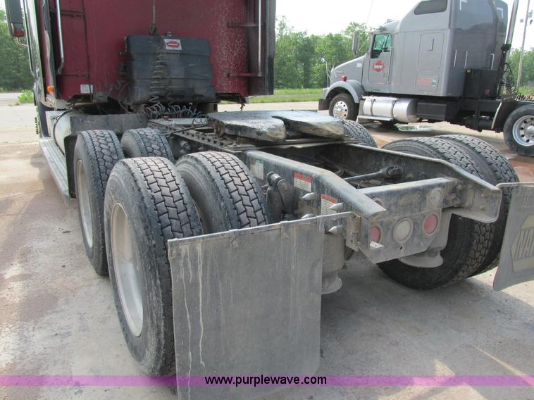 image for item K1394 2003 Freightliner Coronado semi truck