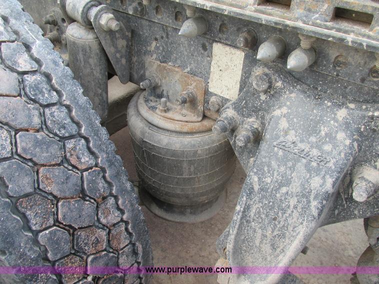 image for item K1394 2003 Freightliner Coronado semi truck