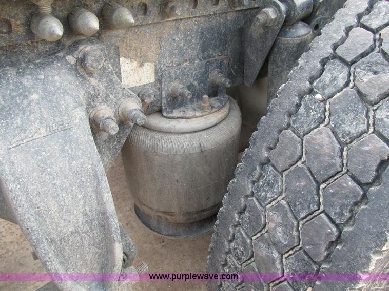 image for item K1394 2003 Freightliner Coronado semi truck