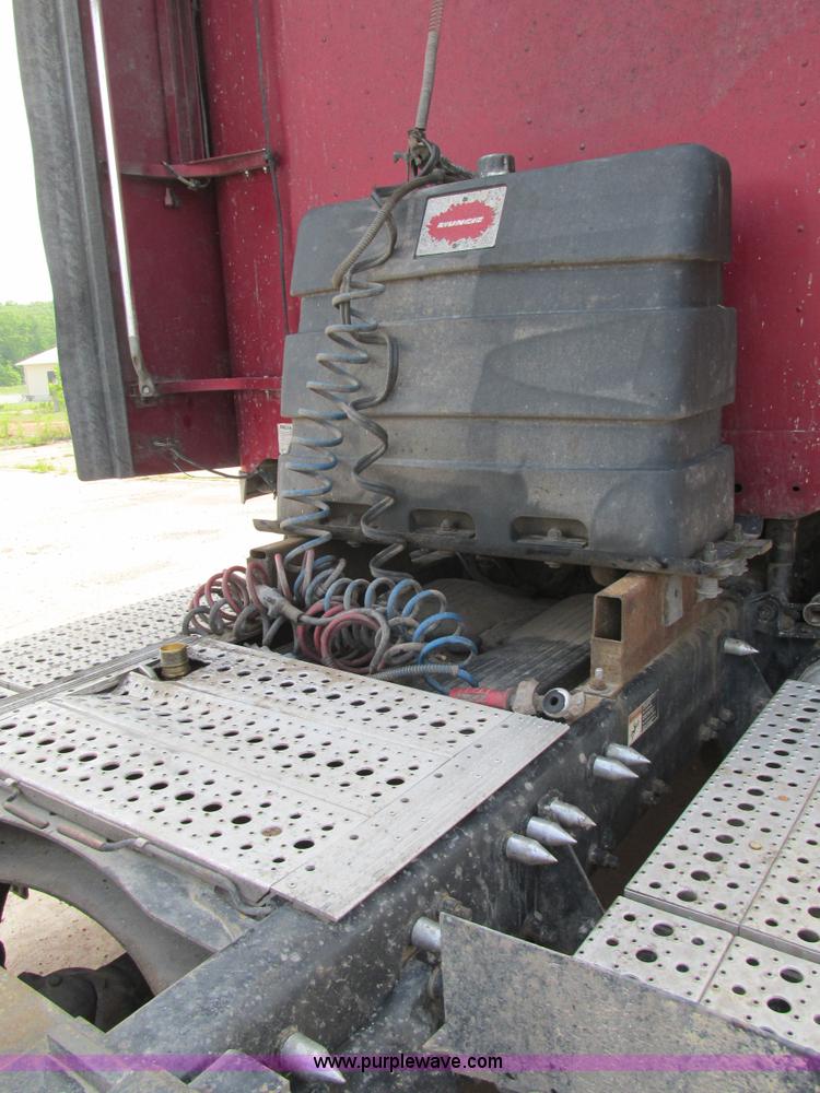 image for item K1394 2003 Freightliner Coronado semi truck