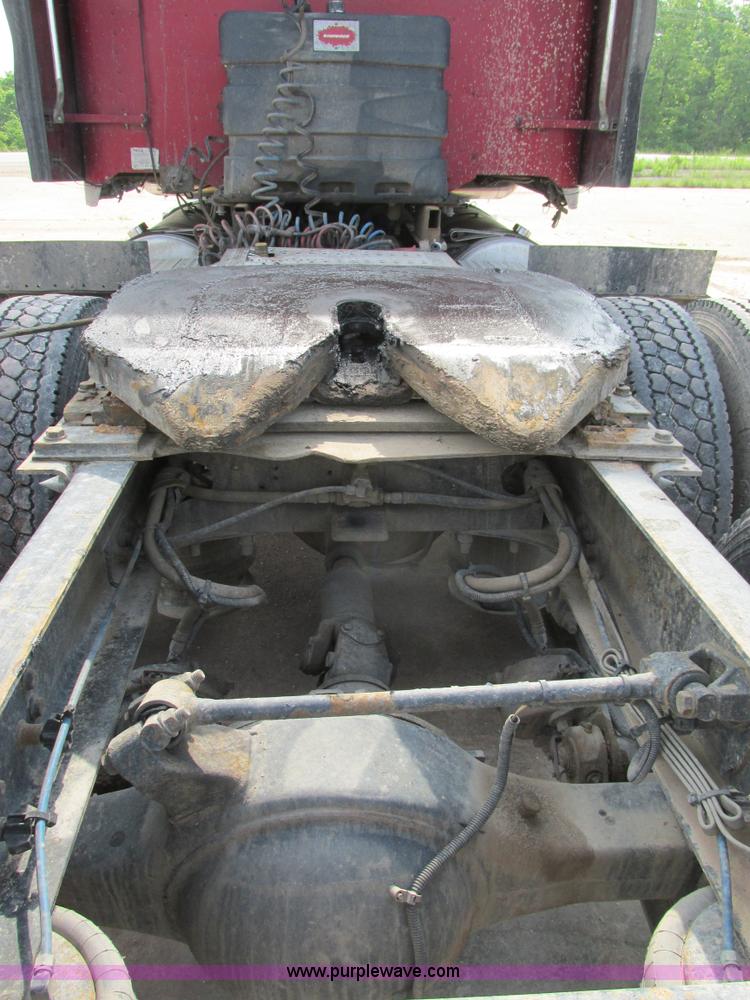 image for item K1394 2003 Freightliner Coronado semi truck