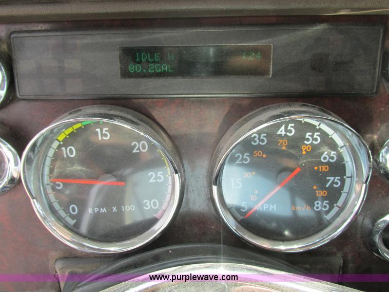 image for item K1394 2003 Freightliner Coronado semi truck