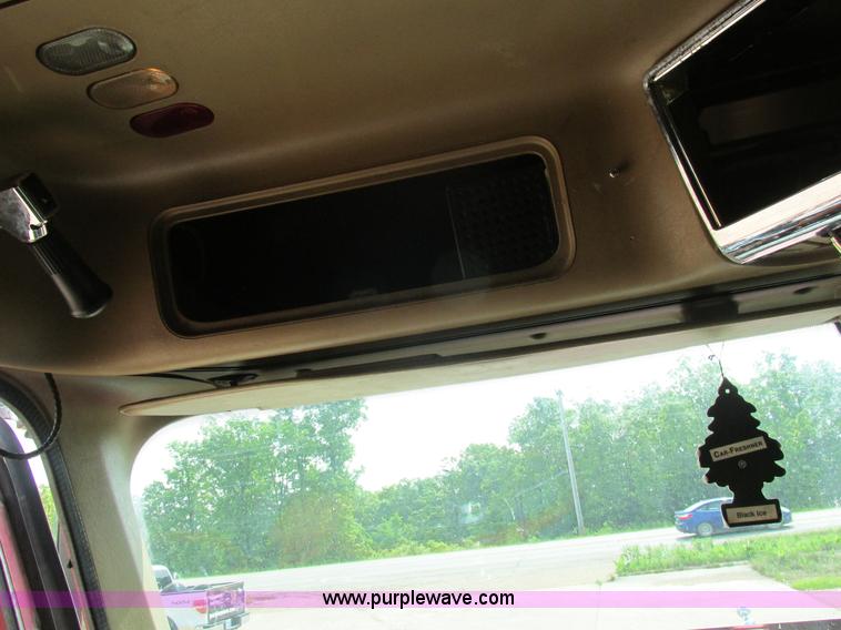 image for item K1394 2003 Freightliner Coronado semi truck