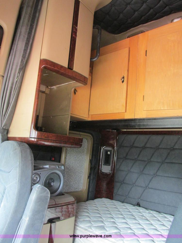 image for item K1394 2003 Freightliner Coronado semi truck