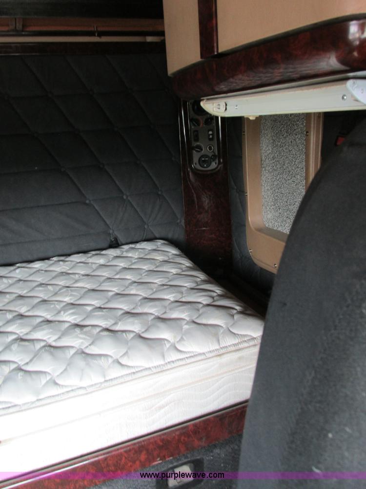 image for item K1394 2003 Freightliner Coronado semi truck