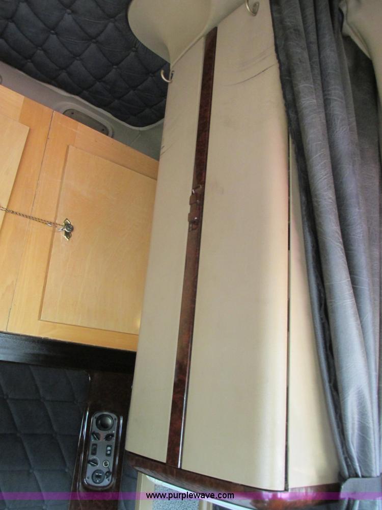 image for item K1394 2003 Freightliner Coronado semi truck