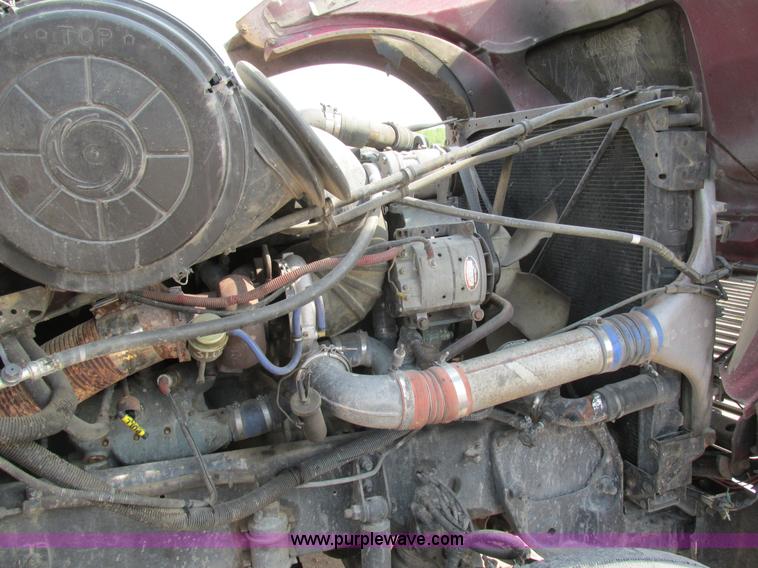 image for item K1394 2003 Freightliner Coronado semi truck