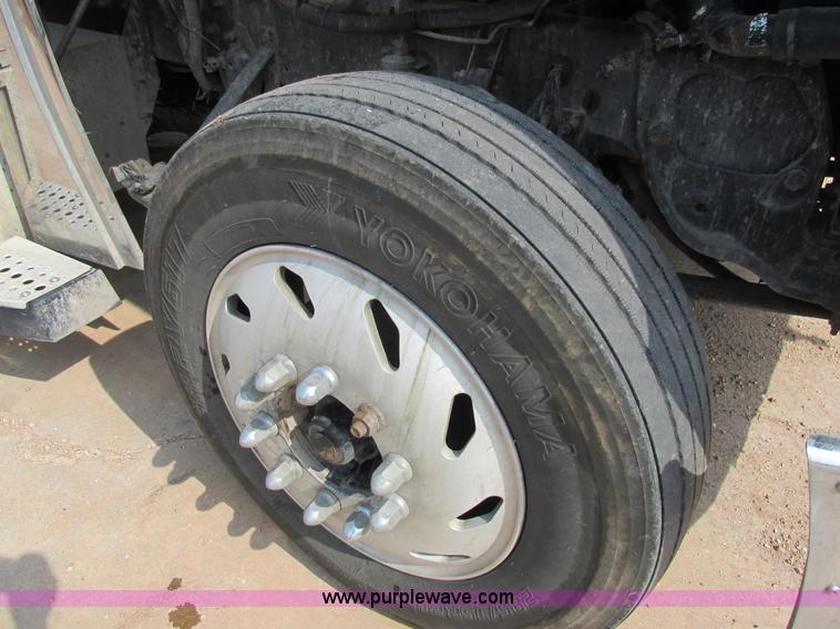 image for item K1394 2003 Freightliner Coronado semi truck