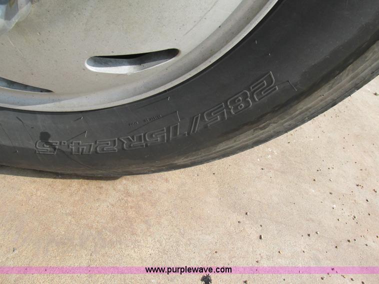 image for item K1394 2003 Freightliner Coronado semi truck