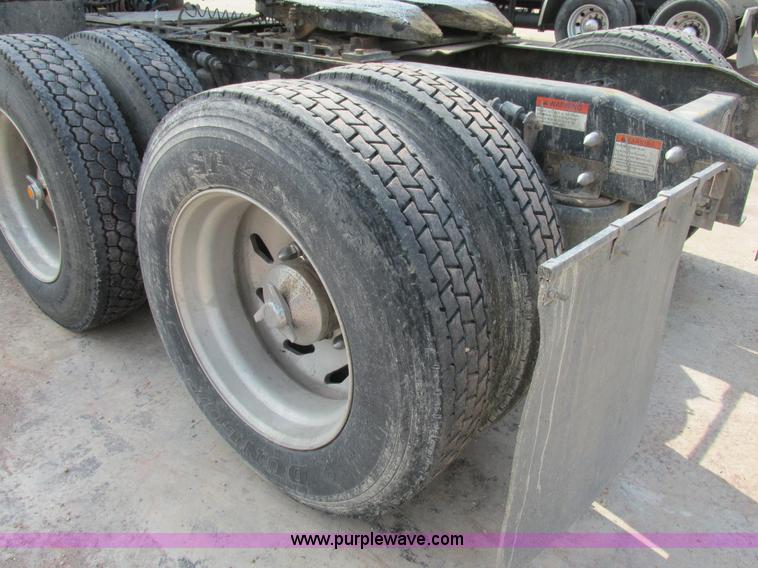 image for item K1394 2003 Freightliner Coronado semi truck