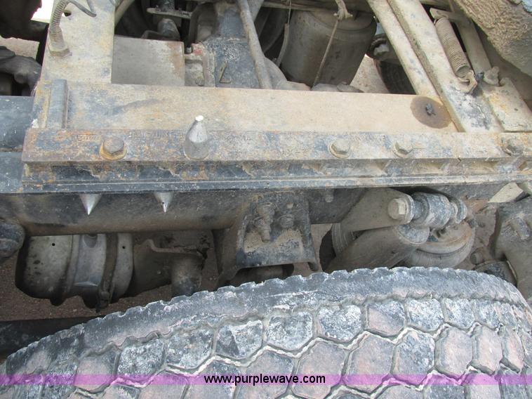 image for item K1394 2003 Freightliner Coronado semi truck