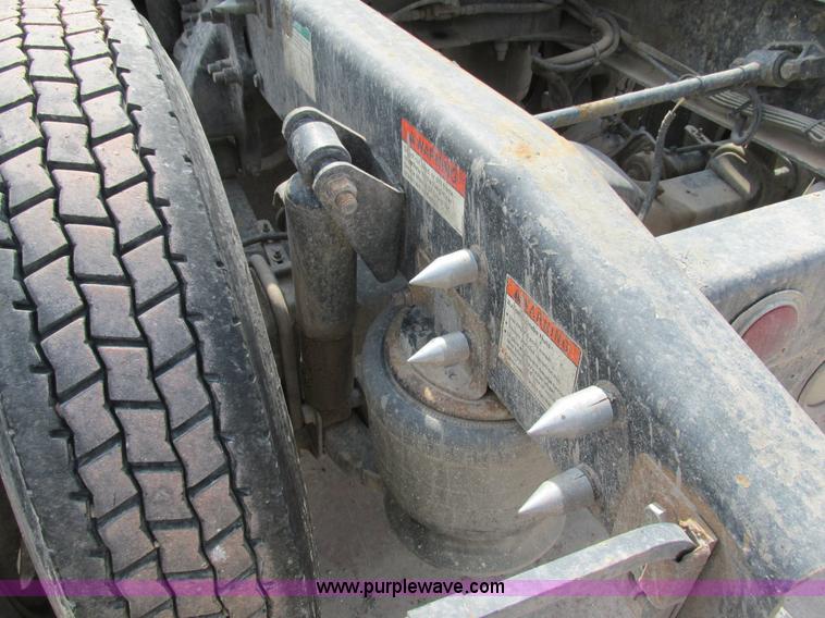 image for item K1394 2003 Freightliner Coronado semi truck