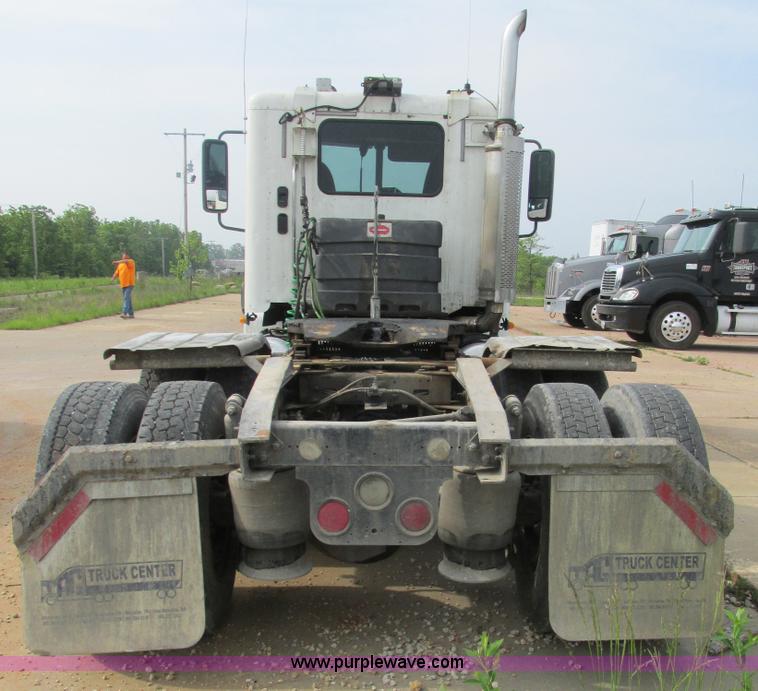 image for item K1395 2007 Freightliner ST120 semi truck