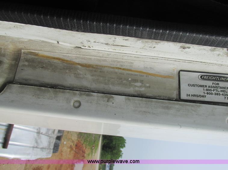 image for item K1395 2007 Freightliner ST120 semi truck