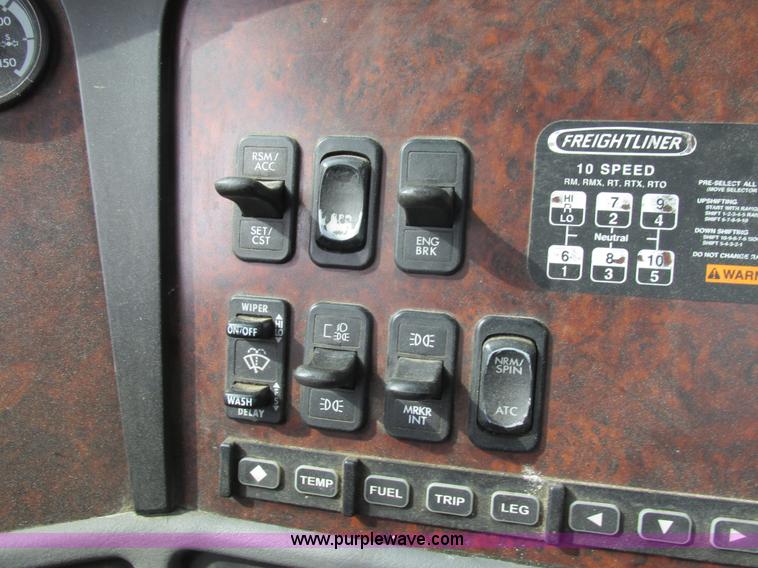 image for item K1395 2007 Freightliner ST120 semi truck