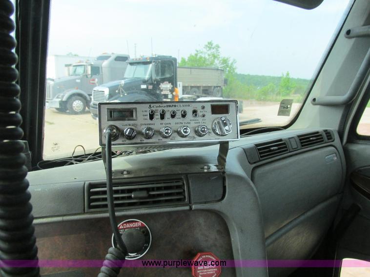 image for item K1395 2007 Freightliner ST120 semi truck