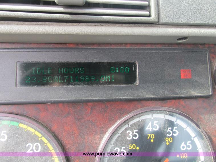 image for item K1395 2007 Freightliner ST120 semi truck