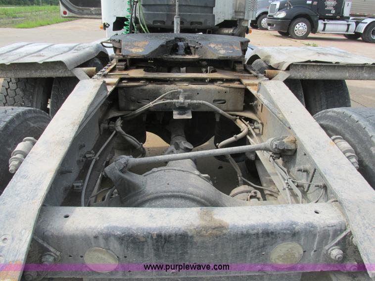 image for item K1395 2007 Freightliner ST120 semi truck