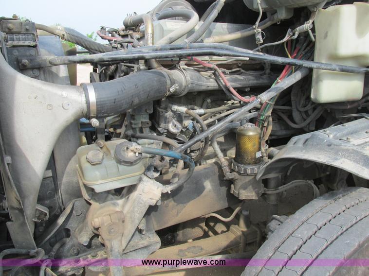 image for item K1395 2007 Freightliner ST120 semi truck