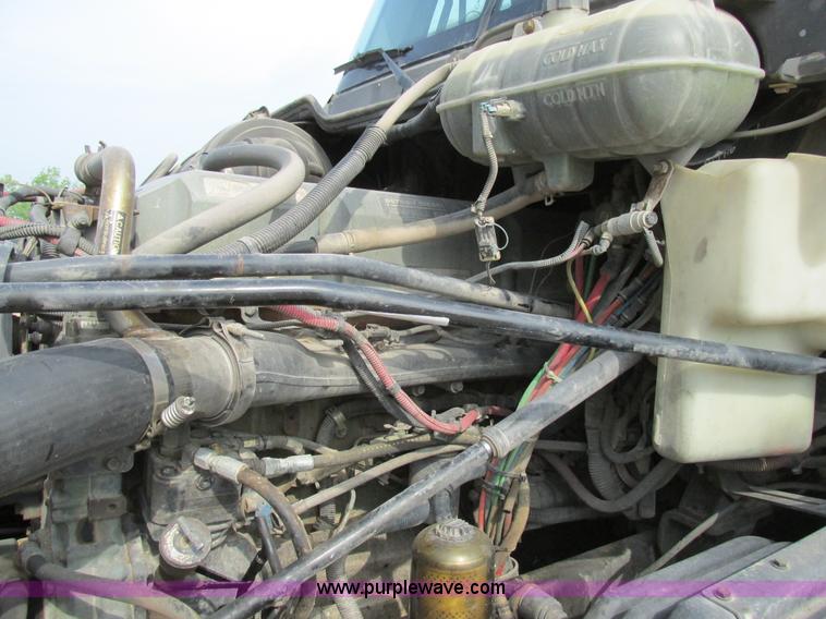 image for item K1395 2007 Freightliner ST120 semi truck