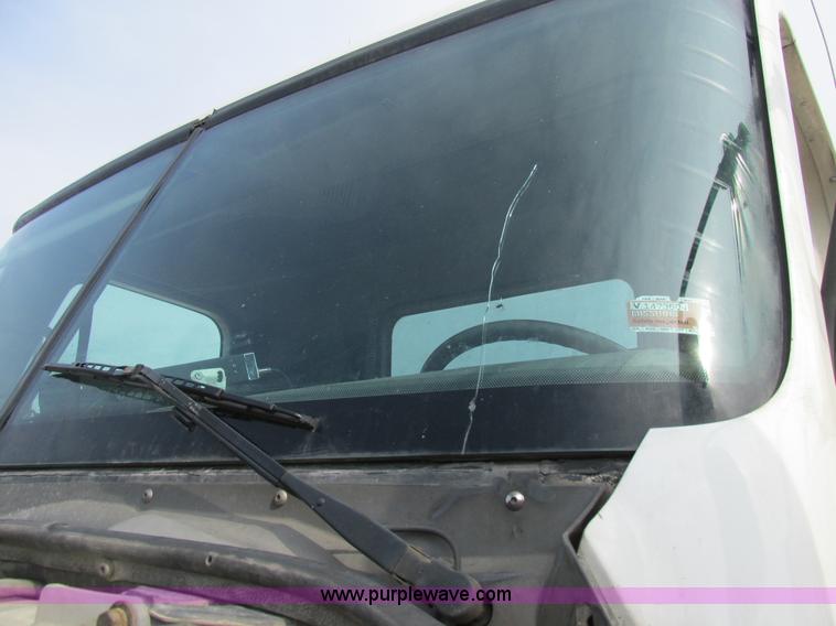 image for item K1395 2007 Freightliner ST120 semi truck