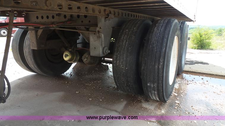 image for item K1410 1999 Fruehauf dry van trailer
