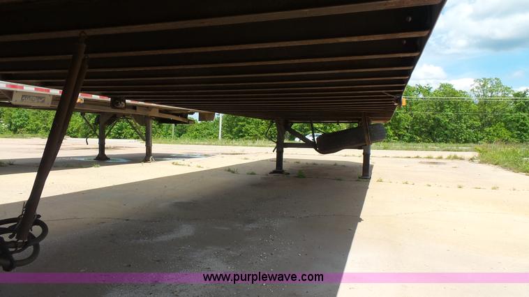 image for item K1410 1999 Fruehauf dry van trailer