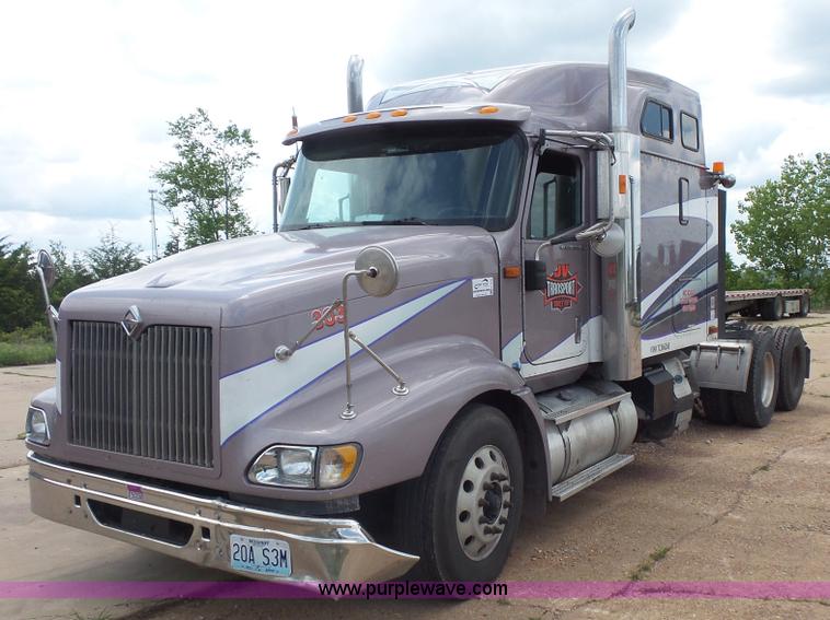 image for item K1413 2007 International 9400i semi truck