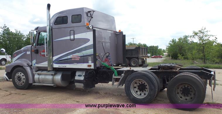 image for item K1413 2007 International 9400i semi truck