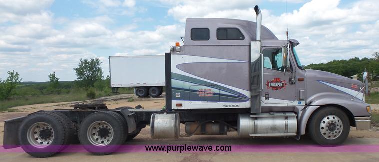 image for item K1413 2007 International 9400i semi truck