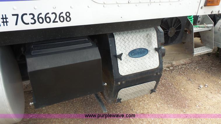 image for item K1413 2007 International 9400i semi truck