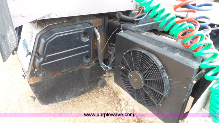 image for item K1413 2007 International 9400i semi truck