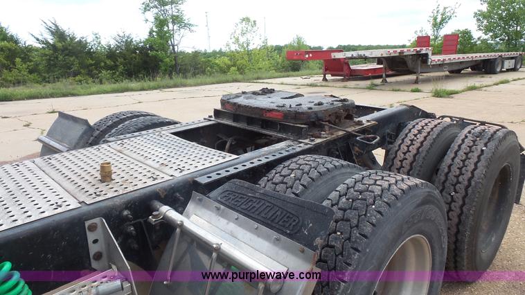 image for item K1413 2007 International 9400i semi truck