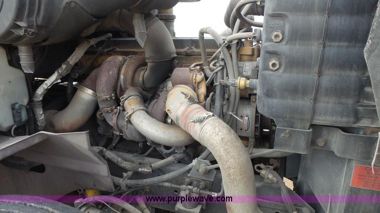 image for item K1413 2007 International 9400i semi truck