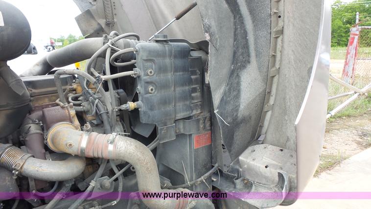 image for item K1413 2007 International 9400i semi truck