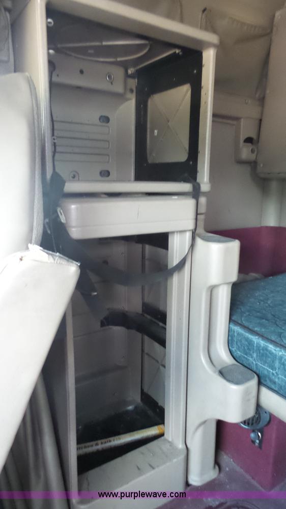 image for item K1413 2007 International 9400i semi truck