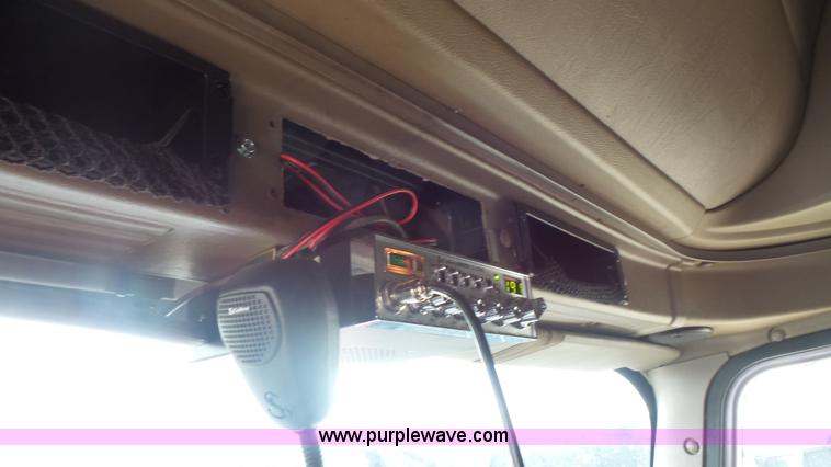 image for item K1413 2007 International 9400i semi truck