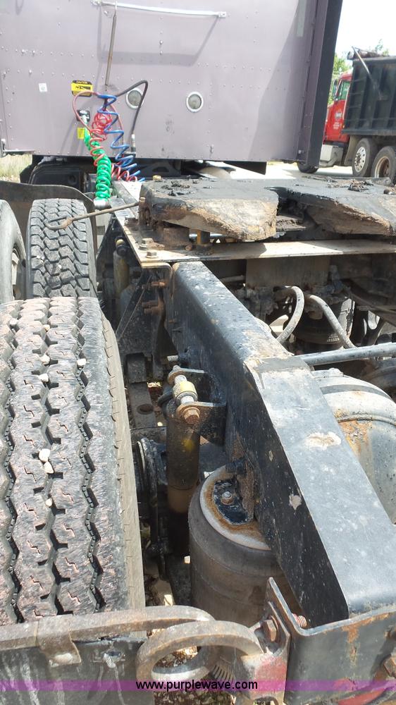 image for item K1413 2007 International 9400i semi truck