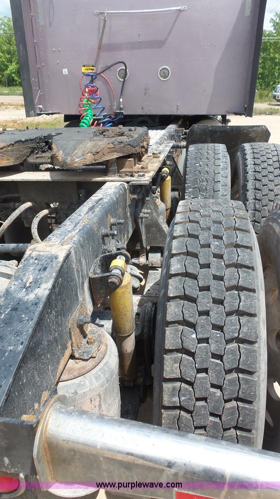 image for item K1413 2007 International 9400i semi truck