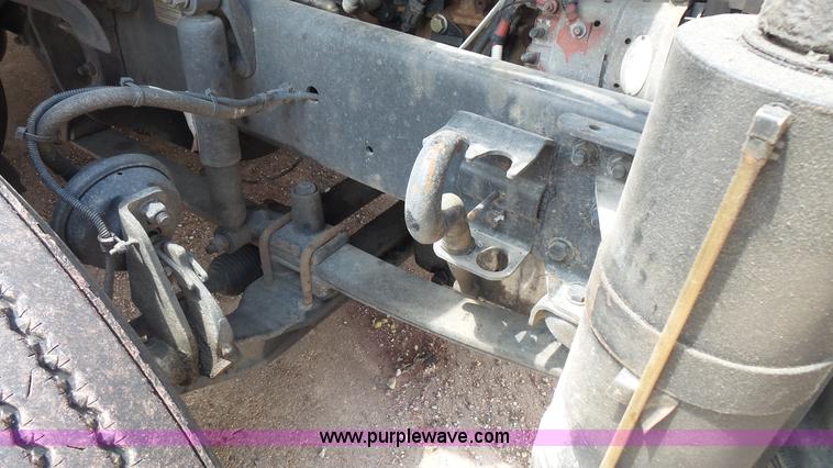 image for item K1415 2009 Freightliner Cascadia semi truck