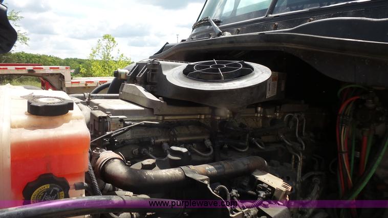 image for item K1415 2009 Freightliner Cascadia semi truck