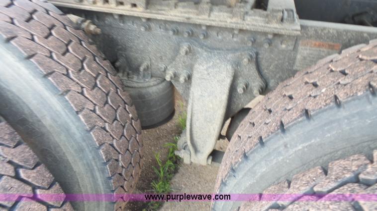 image for item K1415 2009 Freightliner Cascadia semi truck