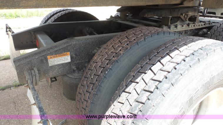 image for item K1415 2009 Freightliner Cascadia semi truck