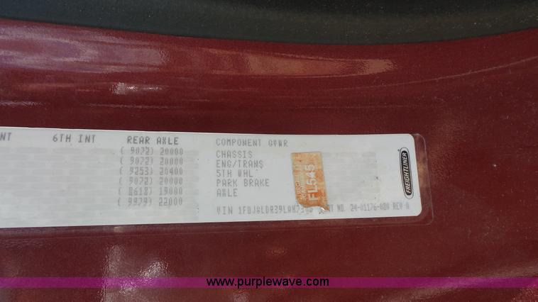 image for item K1415 2009 Freightliner Cascadia semi truck