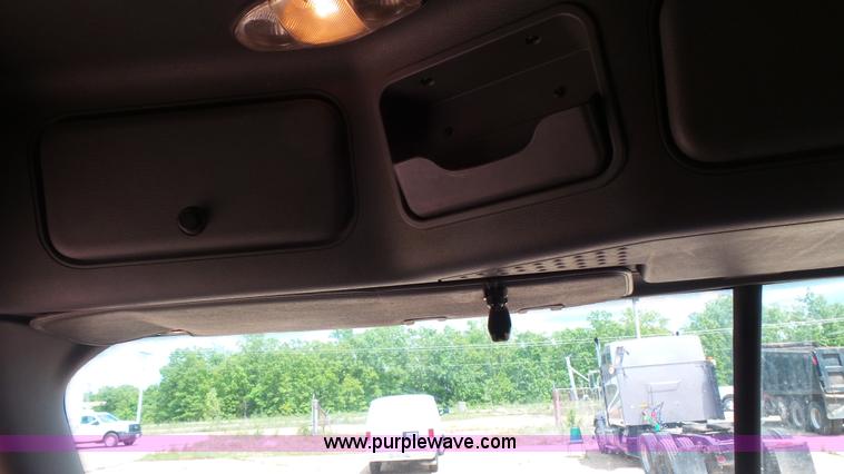 image for item K1415 2009 Freightliner Cascadia semi truck