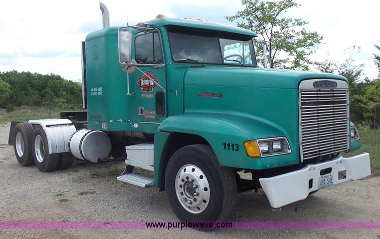 image for item K1418 1990 Freightliner FLD120 semi truck