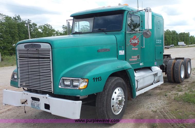 image for item K1418 1990 Freightliner FLD120 semi truck