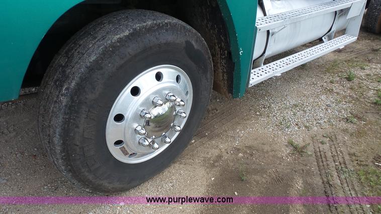 image for item K1418 1990 Freightliner FLD120 semi truck